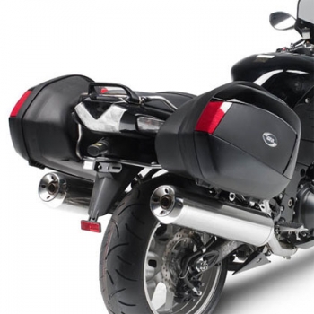 V35 am Motorrad von hinten gesehen